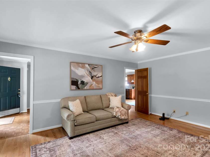 1401 Matthews Plantation Drive, Matthews, NC 28105.  MLS# CAR4306886, YatesRealty ID 20008. 