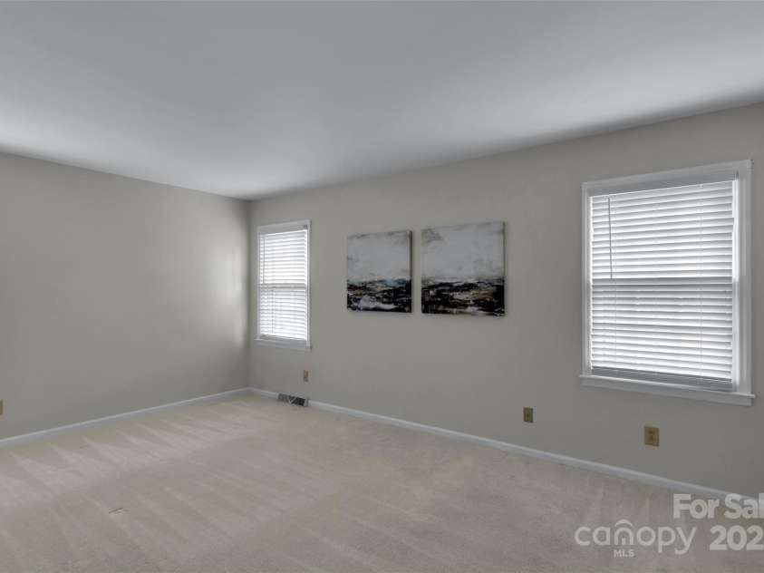 1401 Matthews Plantation Drive, Matthews, NC 28105.  MLS# CAR4306886, YatesRealty ID 20008. 