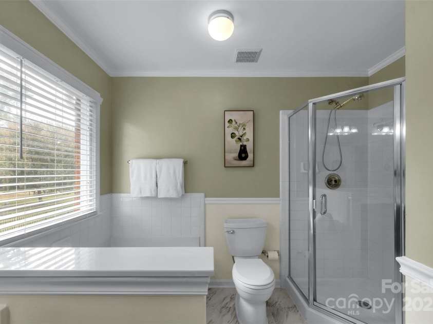 1401 Matthews Plantation Drive, Matthews, NC 28105.  MLS# CAR4306886, YatesRealty ID 20008. 