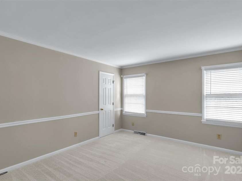 1401 Matthews Plantation Drive, Matthews, NC 28105.  MLS# CAR4306886, YatesRealty ID 20008. 