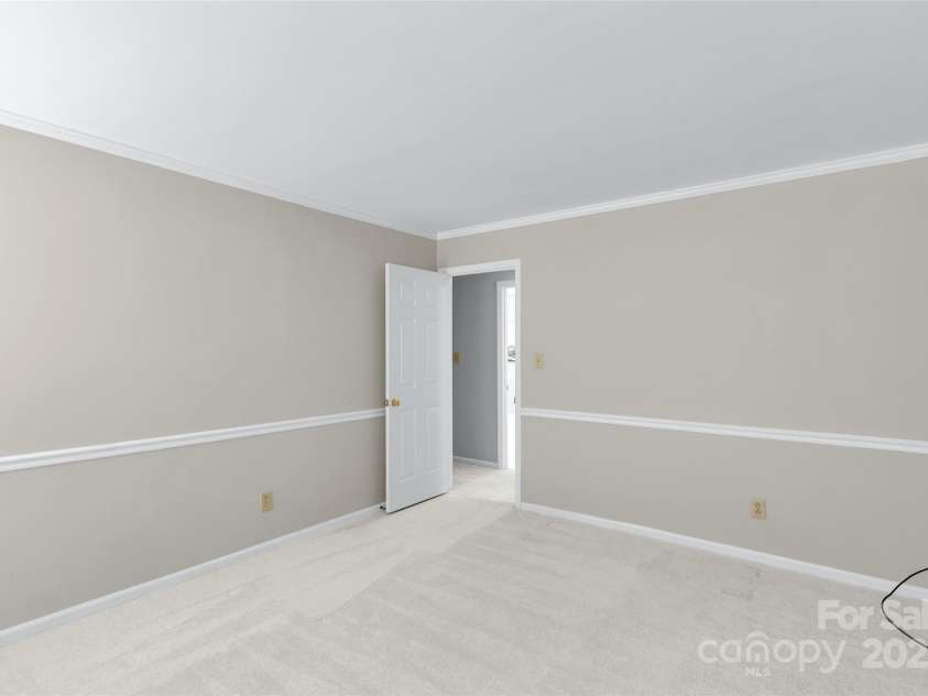 1401 Matthews Plantation Drive, Matthews, NC 28105.  MLS# CAR4306886, YatesRealty ID 20008. 