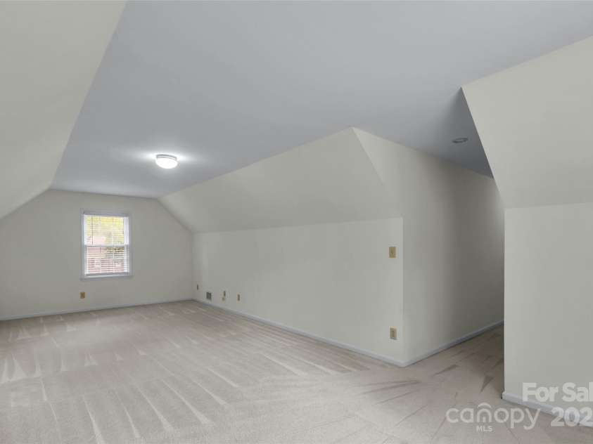 1401 Matthews Plantation Drive, Matthews, NC 28105.  MLS# CAR4306886, YatesRealty ID 20008. 