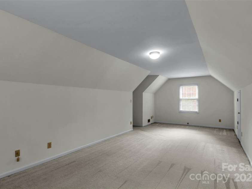 1401 Matthews Plantation Drive, Matthews, NC 28105.  MLS# CAR4306886, YatesRealty ID 20008. 