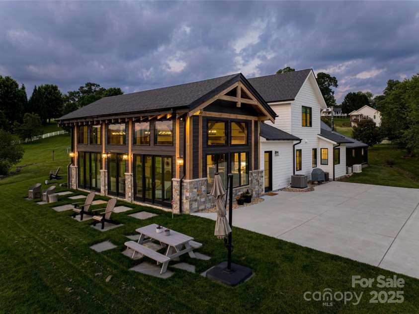 30 Greene Lane, Fletcher, NC 28732.  MLS# CAR4263828, YatesRealty ID 20008. 