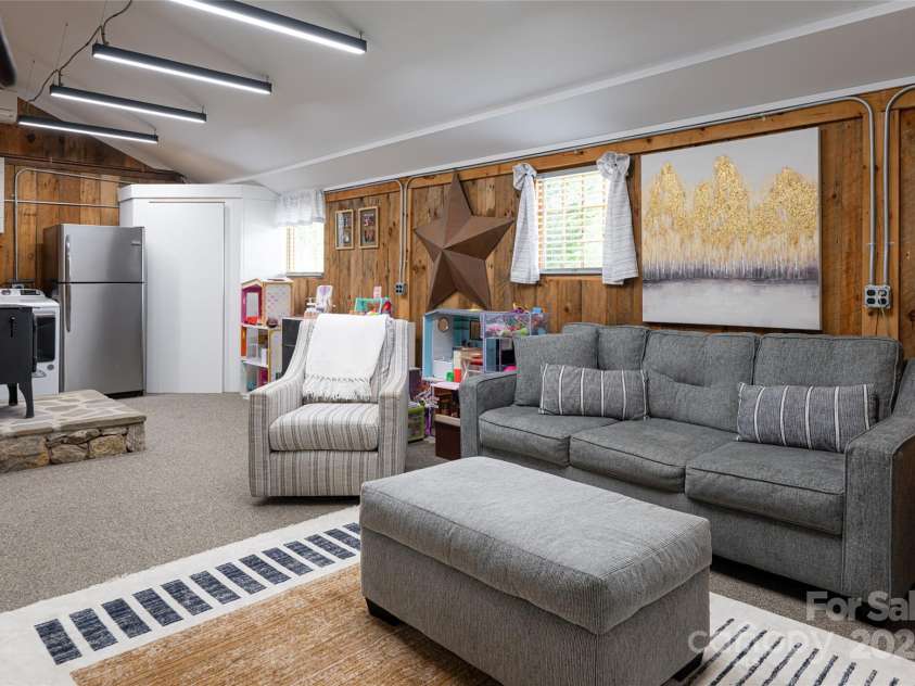 30 Greene Lane, Fletcher, NC 28732.  MLS# CAR4263828, YatesRealty ID 20008. 