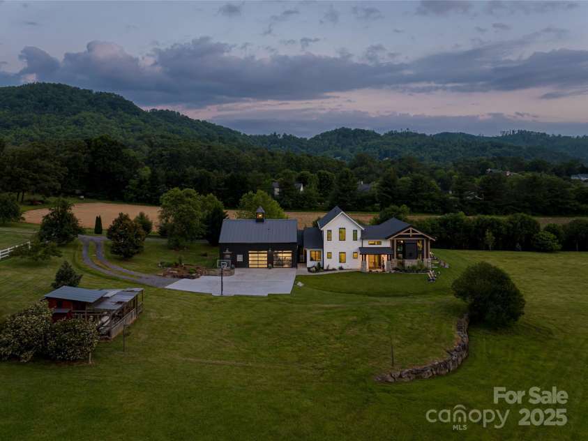 30 Greene Lane, Fletcher, NC 28732.  MLS# CAR4263828, YatesRealty ID 20008. 