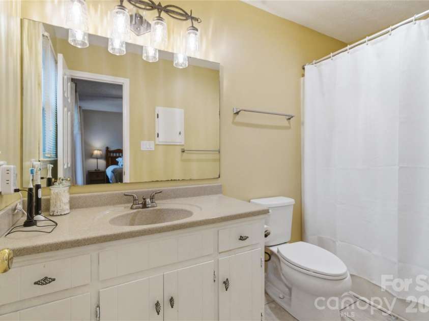 1210 Plum Branch Lane, Fort Mill, SC 29715.  MLS# CAR4304516, YatesRealty ID 20009. Primary Bath