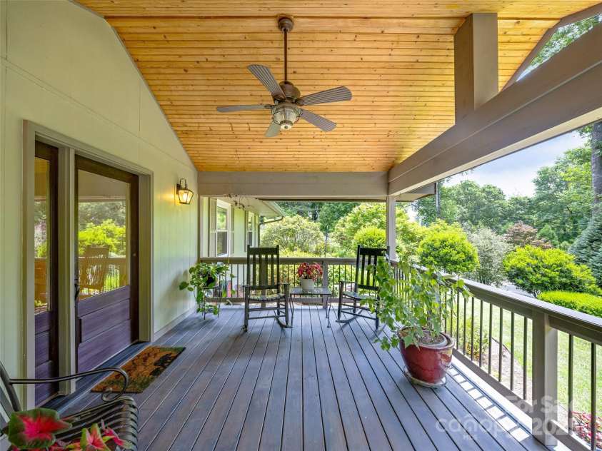 80 South Hill Drive, Brevard, NC 28712.  MLS# CAR4267667, YatesRealty ID 20009. A place to visit.