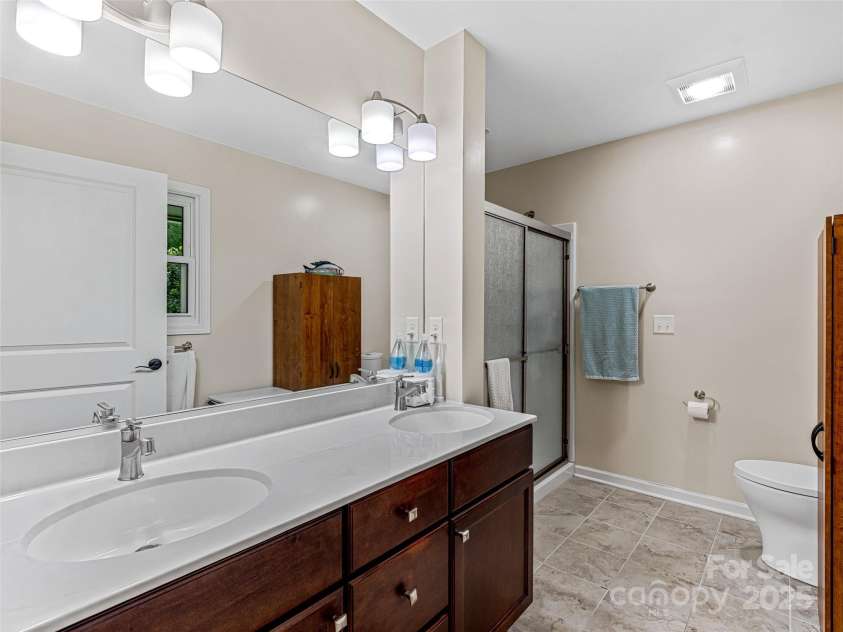 80 South Hill Drive, Brevard, NC 28712.  MLS# CAR4267667, YatesRealty ID 20009. Primary bath