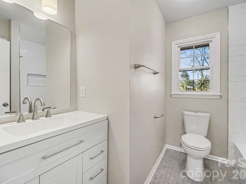 1733 Pondella Drive, Charlotte, NC 28213.  MLS# CAR4337514, YatesRealty ID 2001. 