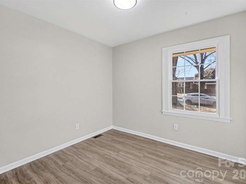 1733 Pondella Drive, Charlotte, NC 28213.  MLS# CAR4337514, YatesRealty ID 2001. 
