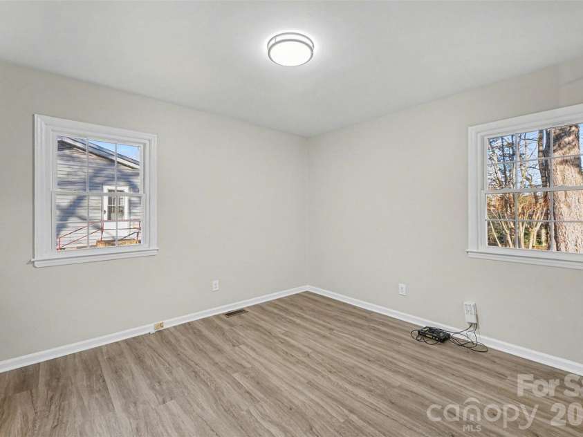 1733 Pondella Drive, Charlotte, NC 28213.  MLS# CAR4337514, YatesRealty ID 2001. 