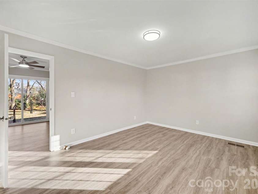 1733 Pondella Drive, Charlotte, NC 28213.  MLS# CAR4337514, YatesRealty ID 2001. 