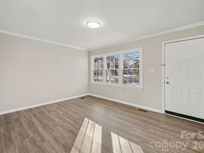 1733 Pondella Drive, Charlotte, NC 28213.  MLS# CAR4337514, YatesRealty ID 2001. 