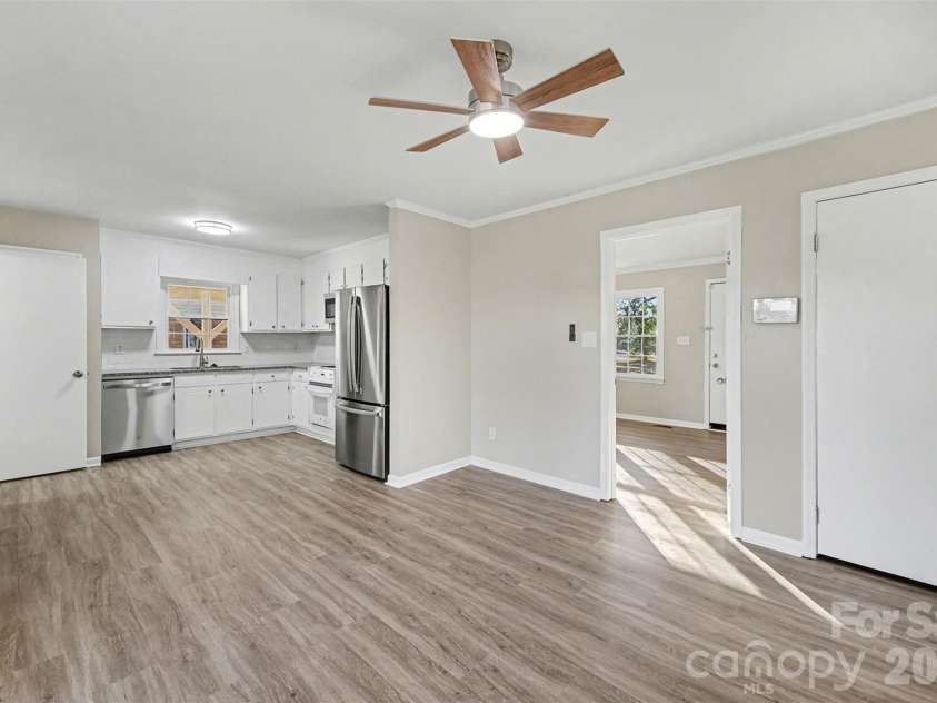 1733 Pondella Drive, Charlotte, NC 28213.  MLS# CAR4337514, YatesRealty ID 2001. 