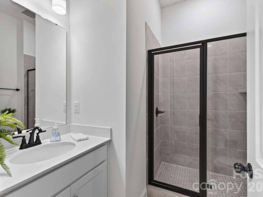 1002 Pastoral Place, Waxhaw, NC 28173.  MLS# CAR4400612, YatesRealty ID 20010. Secondary Bathroom