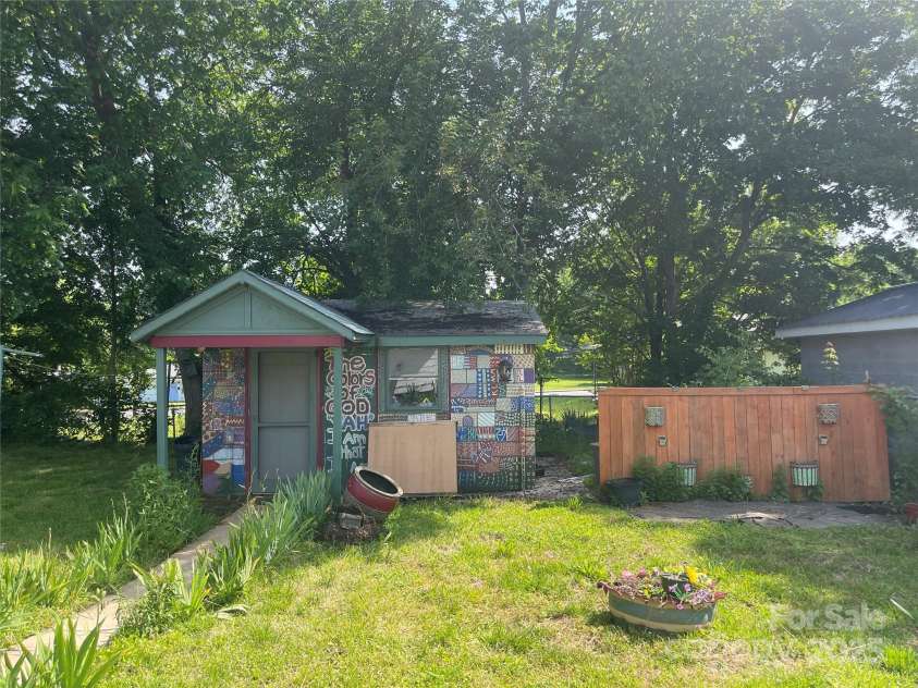 1418 Old Wilkesboro Road, Salisbury, NC 28144.  MLS# CAR4259154, YatesRealty ID 20010. 