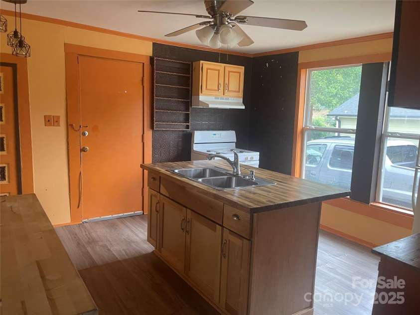 1418 Old Wilkesboro Road, Salisbury, NC 28144.  MLS# CAR4259154, YatesRealty ID 20010. 