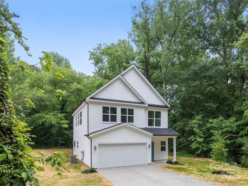 515 Dixie Drive, Mooresville, NC 28115.  MLS# CAR4256557, YatesRealty ID 20011. 