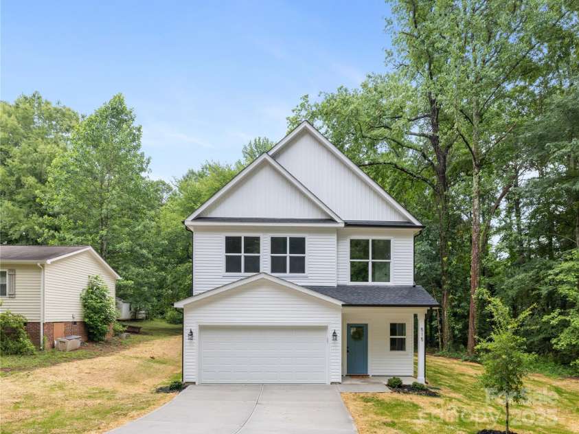 515 Dixie Drive, Mooresville, NC 28115.  MLS# CAR4256557, YatesRealty ID 20011. 