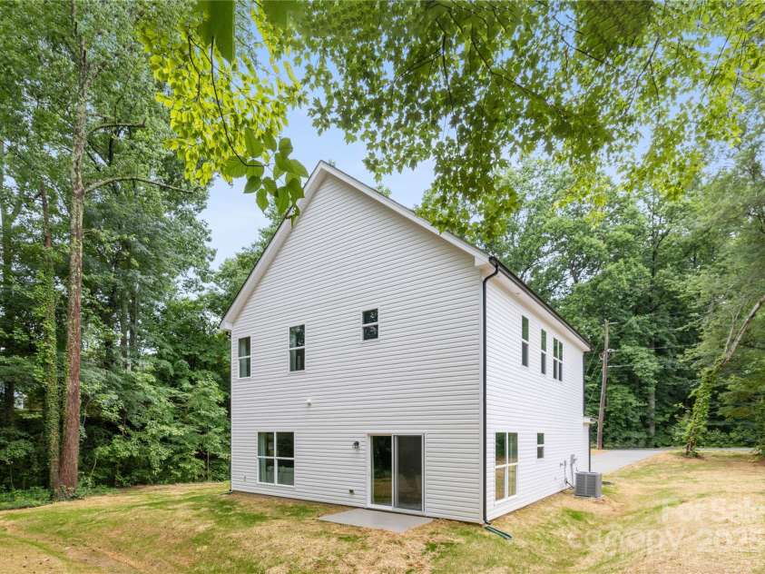 515 Dixie Drive, Mooresville, NC 28115.  MLS# CAR4256557, YatesRealty ID 20011. 