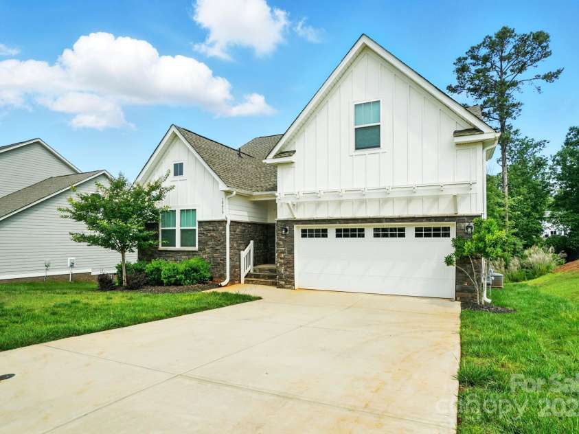 18619 Mainsail Court, Lancaster, SC 29720.  MLS# CAR4268719, YatesRealty ID 20012. 