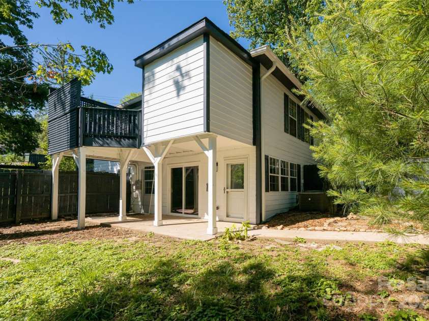 110 Annandale Avenue, Asheville, NC 28801.  MLS# CAR4265017, YatesRealty ID 20014. 