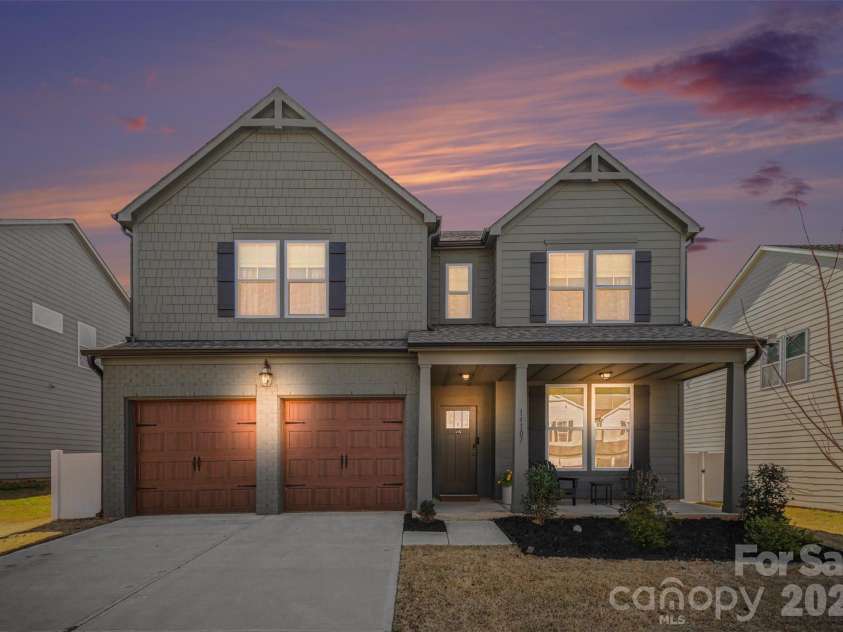 14107 Belmont Greene Drive, Charlotte, NC 28213.  MLS# CAR4358331, YatesRealty ID 20015. 