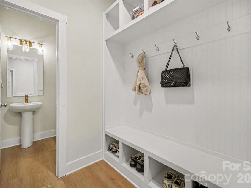 14107 Belmont Greene Drive, Charlotte, NC 28213.  MLS# CAR4358331, YatesRealty ID 20015. 