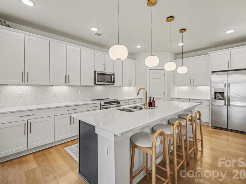 14107 Belmont Greene Drive, Charlotte, NC 28213.  MLS# CAR4358331, YatesRealty ID 20015. 