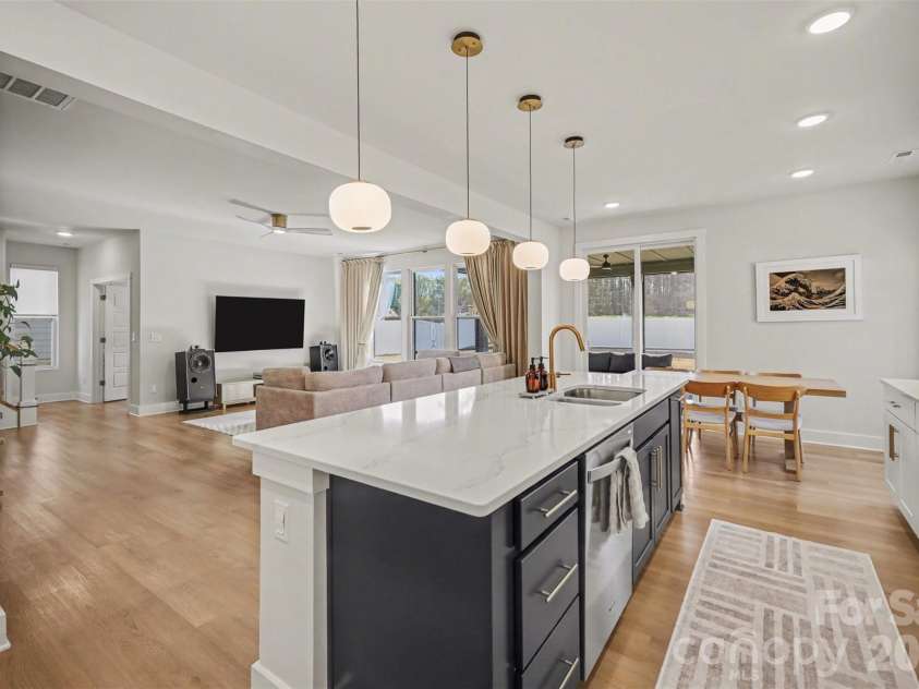 14107 Belmont Greene Drive, Charlotte, NC 28213.  MLS# CAR4358331, YatesRealty ID 20015. 