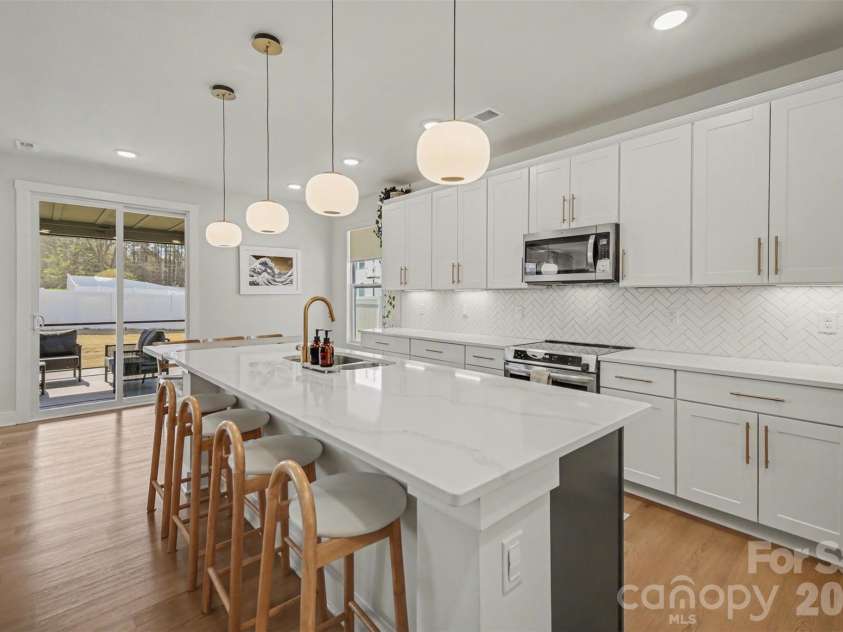 14107 Belmont Greene Drive, Charlotte, NC 28213.  MLS# CAR4358331, YatesRealty ID 20015. 