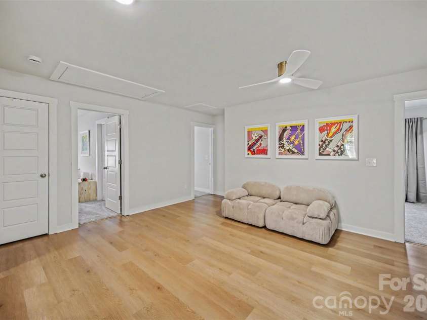 14107 Belmont Greene Drive, Charlotte, NC 28213.  MLS# CAR4358331, YatesRealty ID 20015. 