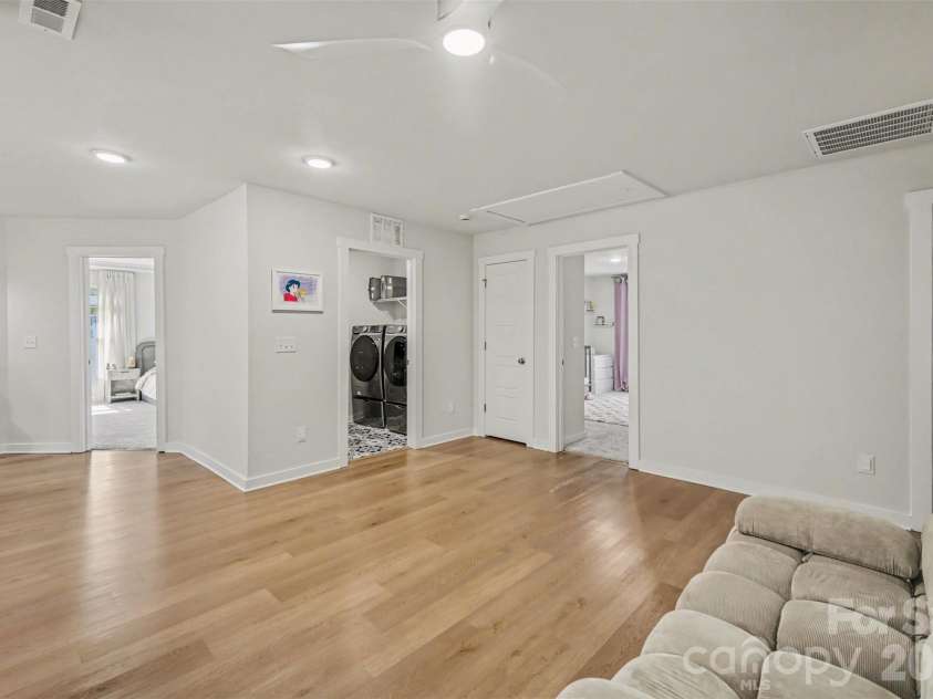 14107 Belmont Greene Drive, Charlotte, NC 28213.  MLS# CAR4358331, YatesRealty ID 20015. 