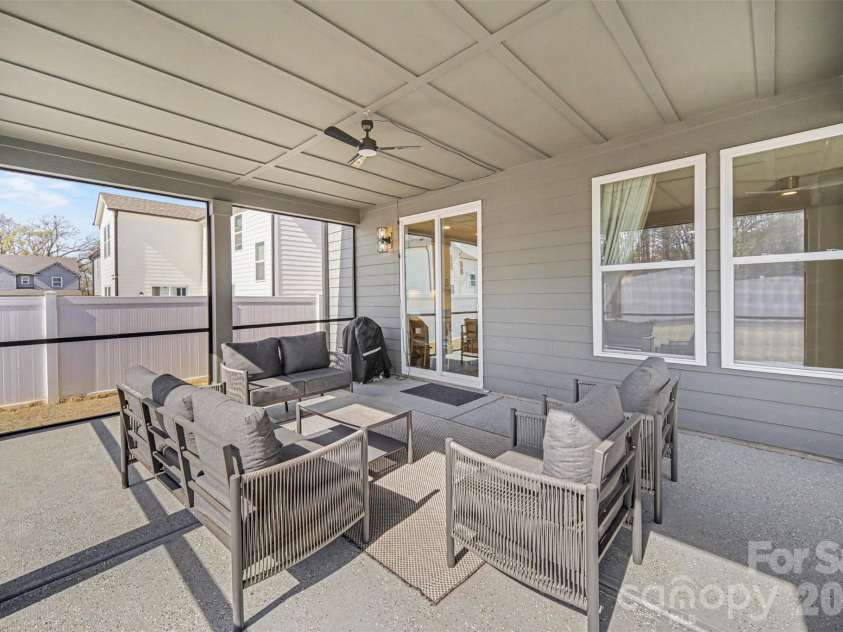14107 Belmont Greene Drive, Charlotte, NC 28213.  MLS# CAR4358331, YatesRealty ID 20015. 
