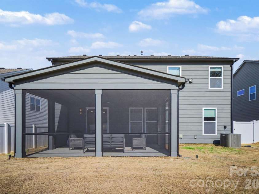 14107 Belmont Greene Drive, Charlotte, NC 28213.  MLS# CAR4358331, YatesRealty ID 20015. 