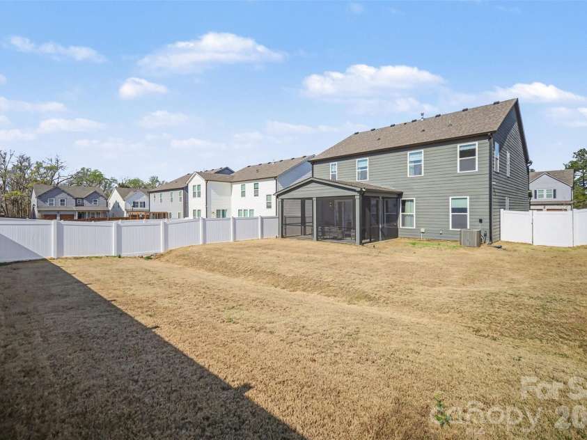 14107 Belmont Greene Drive, Charlotte, NC 28213.  MLS# CAR4358331, YatesRealty ID 20015. 
