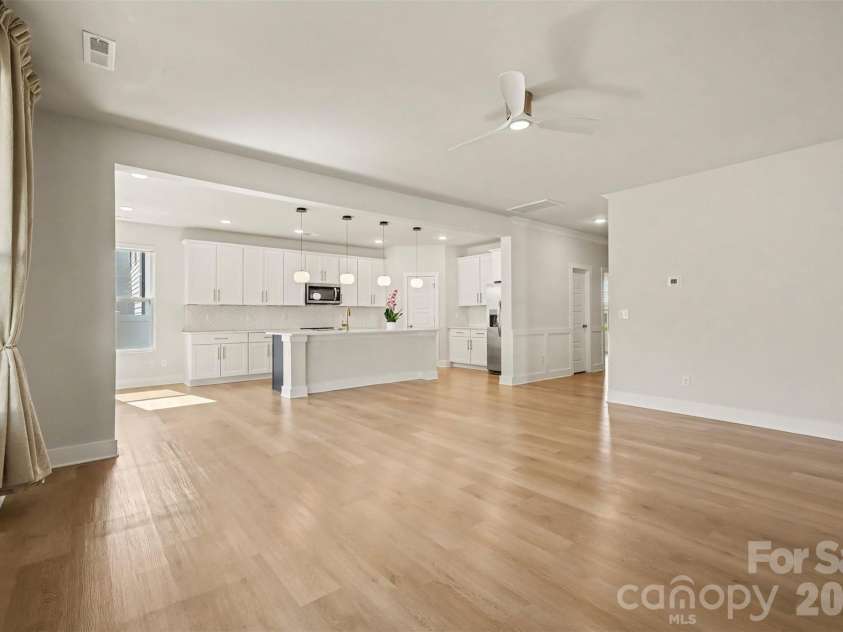 14107 Belmont Greene Drive, Charlotte, NC 28213.  MLS# CAR4430411, YatesRealty ID 20015. 