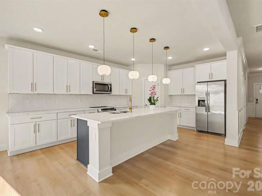 14107 Belmont Greene Drive, Charlotte, NC 28213.  MLS# CAR4430411, YatesRealty ID 20015. 