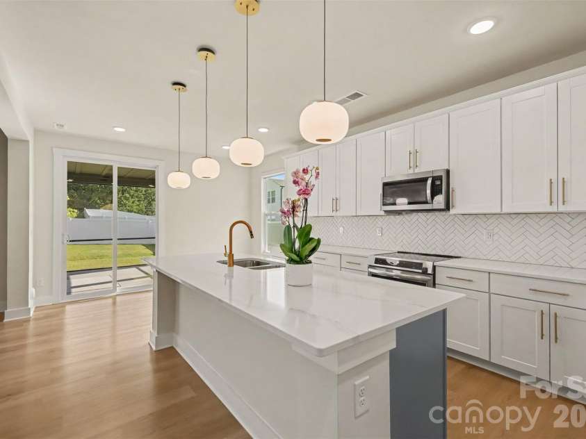 14107 Belmont Greene Drive, Charlotte, NC 28213.  MLS# CAR4430411, YatesRealty ID 20015. 