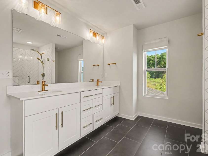 14107 Belmont Greene Drive, Charlotte, NC 28213.  MLS# CAR4430411, YatesRealty ID 20015. 