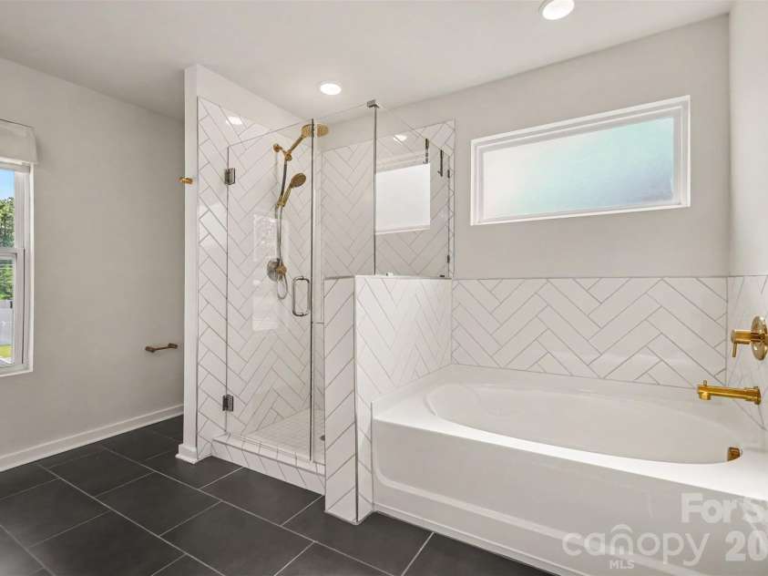 14107 Belmont Greene Drive, Charlotte, NC 28213.  MLS# CAR4430411, YatesRealty ID 20015. 