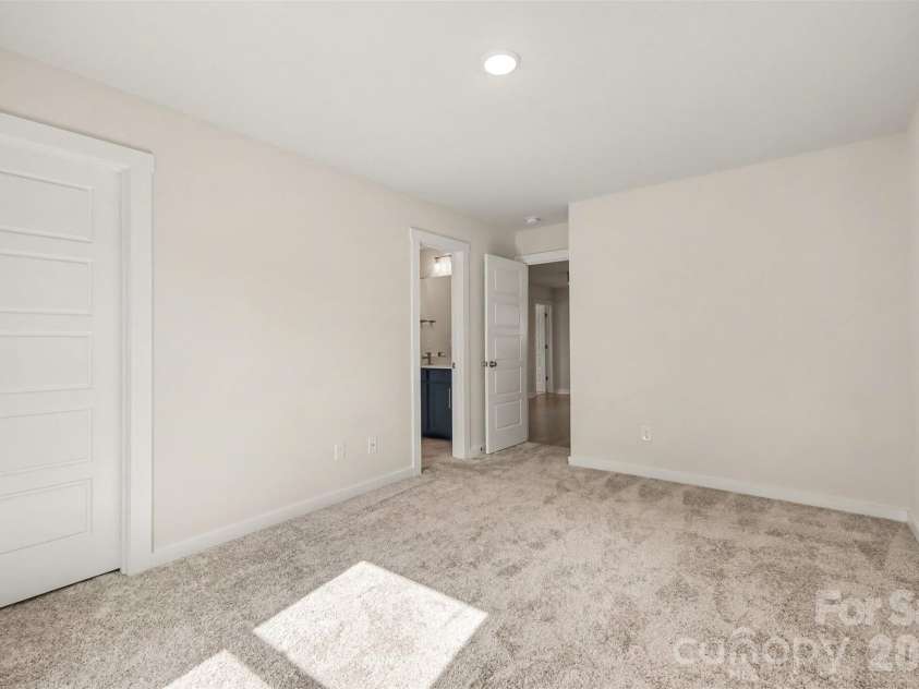 14107 Belmont Greene Drive, Charlotte, NC 28213.  MLS# CAR4430411, YatesRealty ID 20015. 