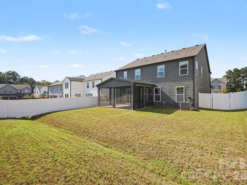 14107 Belmont Greene Drive, Charlotte, NC 28213.  MLS# CAR4430411, YatesRealty ID 20015. 