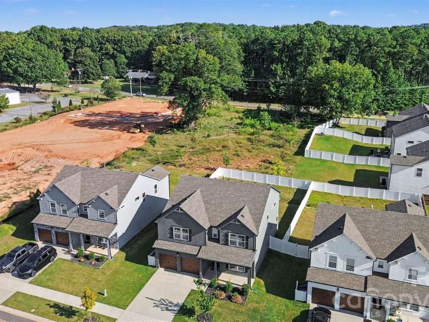 14107 Belmont Greene Drive, Charlotte, NC 28213.  MLS# CAR4430411, YatesRealty ID 20015. 