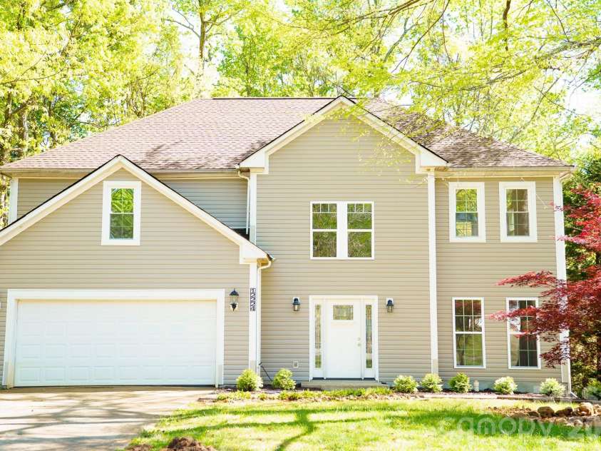 12224 Sutters Hill Court, Charlotte, NC 28269.  MLS# CAR4355752, YatesRealty ID 20016. Front Exterior