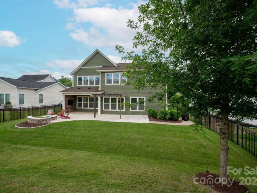 1244 Weir Court, Fort Mill, SC 29708.  MLS# CAR4264851, YatesRealty ID 20016. Large Flat Lot