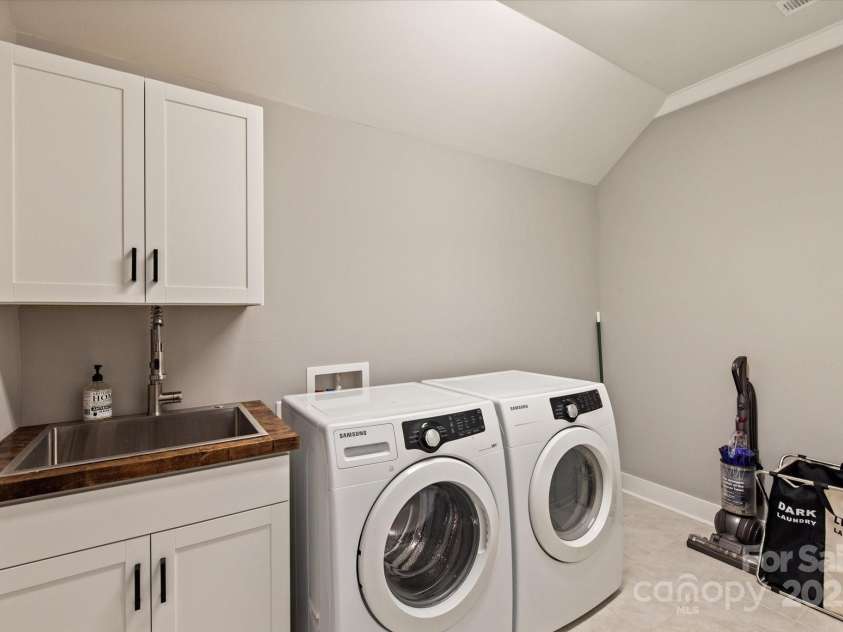 1244 Weir Court, Fort Mill, SC 29708.  MLS# CAR4264851, YatesRealty ID 20016. Laundry Room