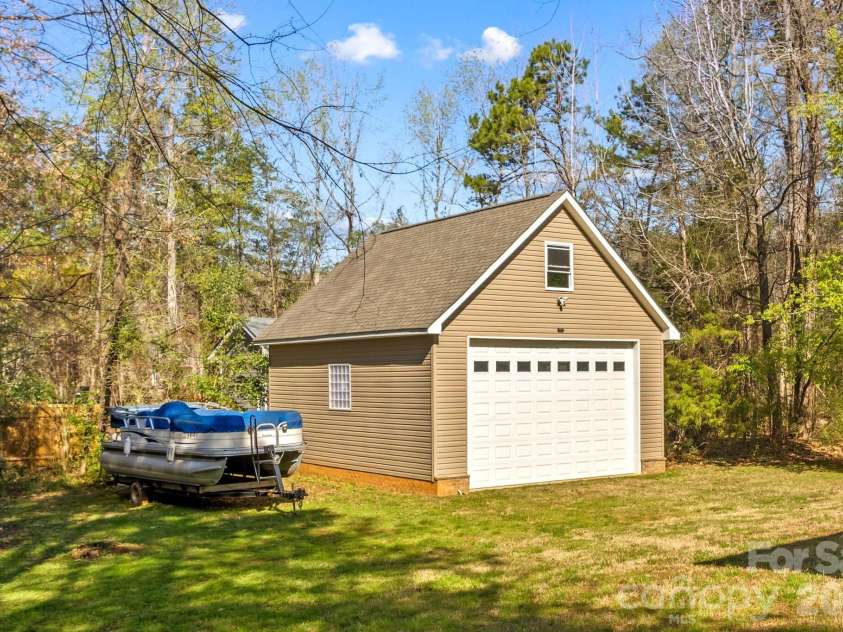 260 River Country Road, Salisbury, NC 28146.  MLS# CAR4363294, YatesRealty ID 20017. 