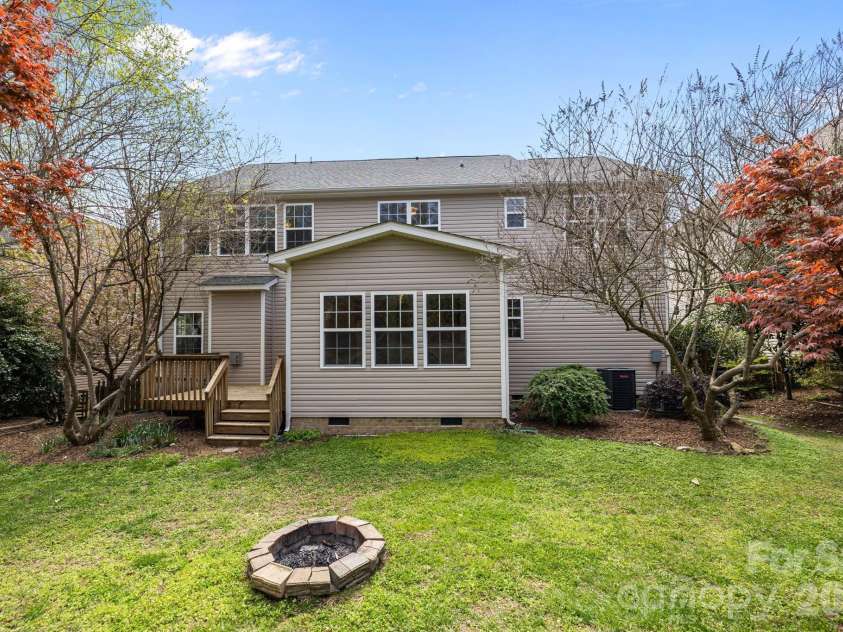 8108 Acacia Court, Waxhaw, NC 28173.  MLS# CAR4341327, YatesRealty ID 20018. Firepit8108 Acacia CourtWaxhaw, NC 28173Providence Grove